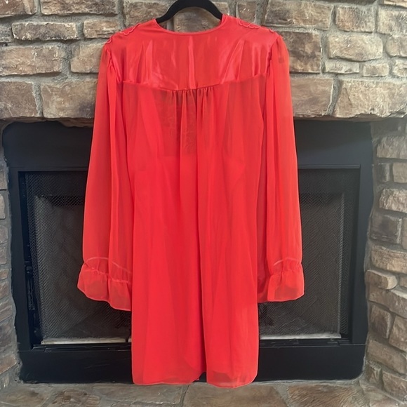 NWOT 2 piece Indulgence red nightgown with matching robe. Size medium. - Picture 3 of 13
